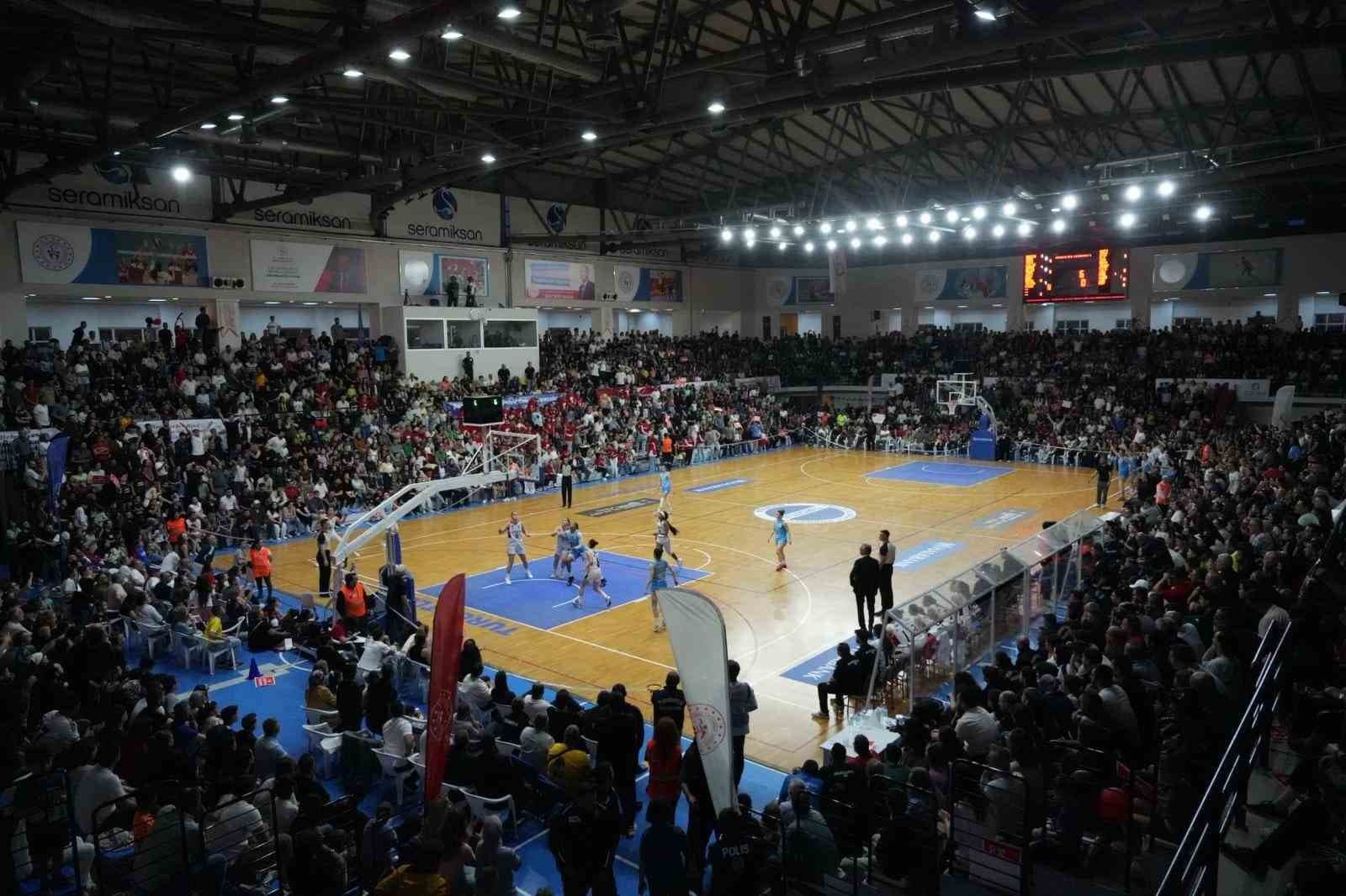 Turgutlu Basketbol Takımı, Maçta Şiddete Karşı Farkındalık Koreografisi Yapacak