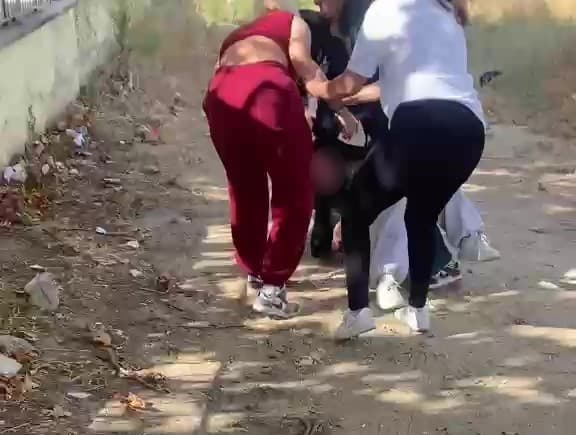 Denizli'de Akran Zorbalığı İddiaları: Üç Kız Öğrenci Gözaltına Alındı