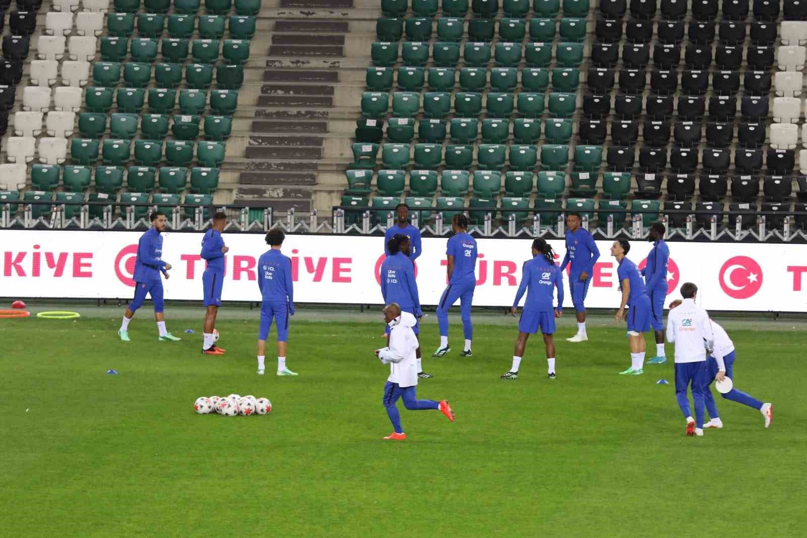 Fransa Milli Takımı, UEFA Uluslar Ligi Maçı Öncesi Son Hazırlığını Kocaeli'de Tamamladı