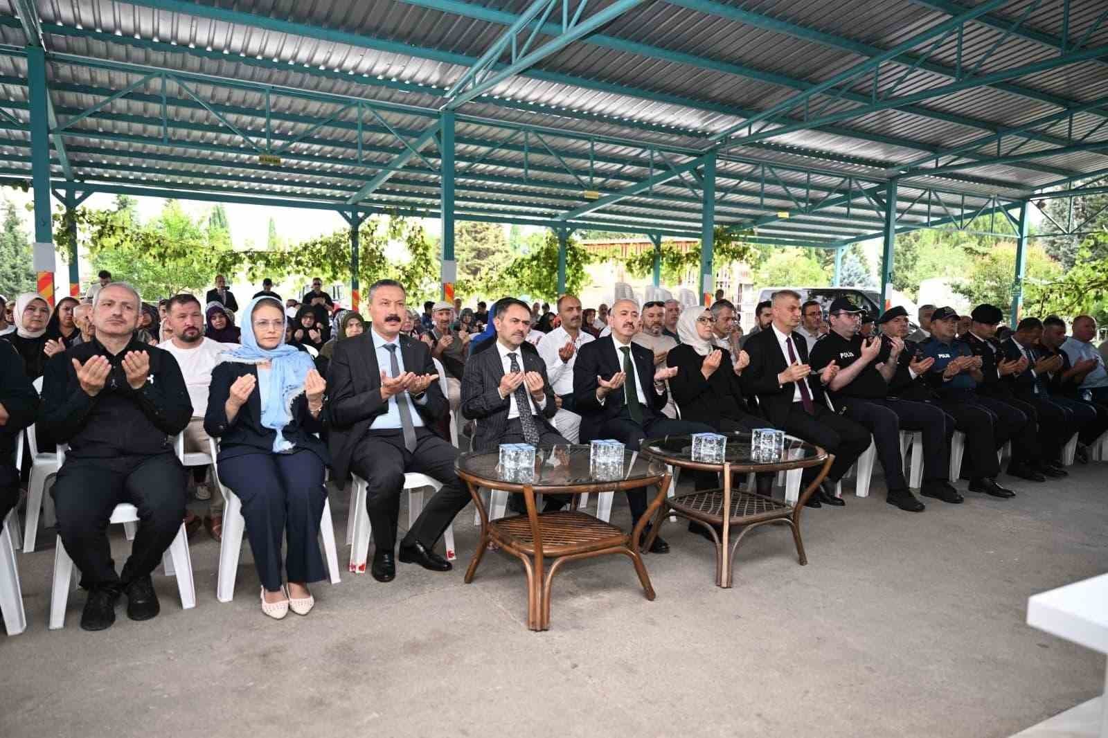 17 Ağustos Depreminde Hayatını Kaybedenler Anıldı