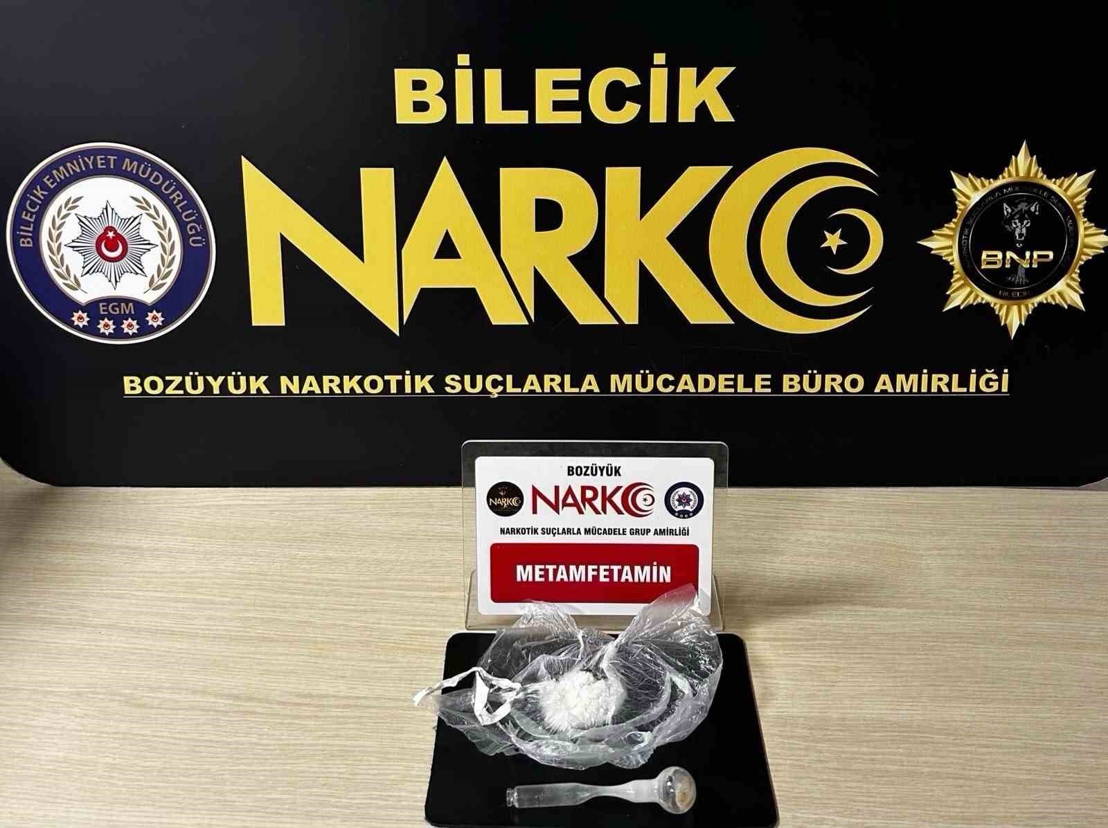 Bilecik Bozüyük'te Uyuşturucu Operasyonu: Üç Şüpheli Tutuklandı