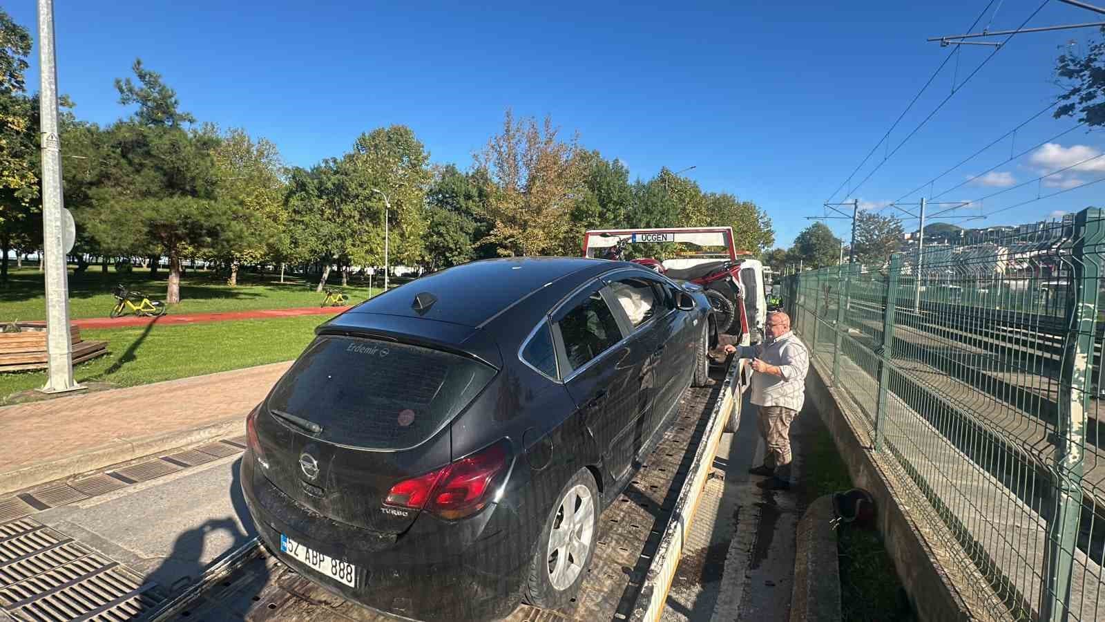 Samsun'da Trafik Kazası: Otomobil ve Motosiklet Çarpıştı, İki Kişi Yaralandı