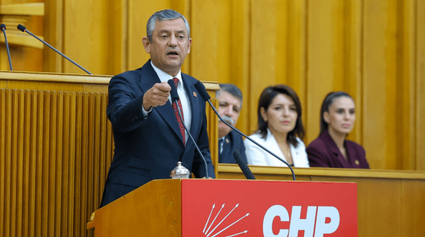 ÖZGÜR ÖZEL YENİ PARTİYİ RESMEN İLAN ETTİ