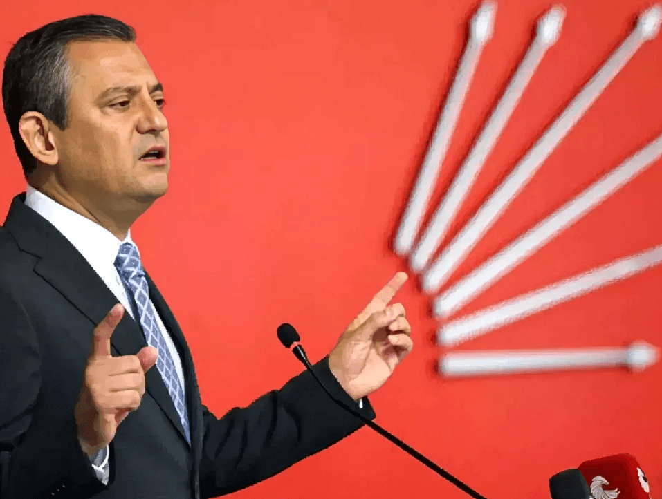 ÖZGÜR ÖZEL CHP GRUBUNA SON KEZ HİTAP ETTİ
