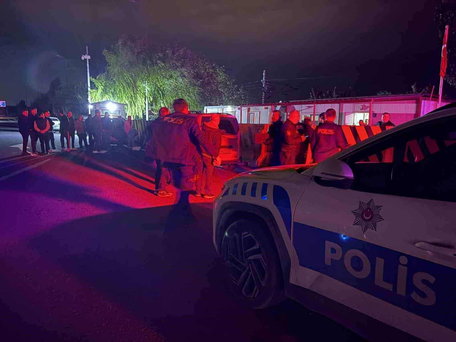 Asker uğurlamasında tüfekle ateş açan şahıs kendini yaraladı