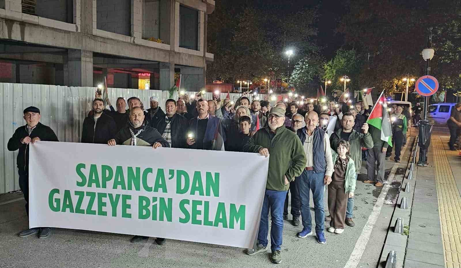 Sapanca'da Gazze İçin Yürüme Etkinliği Düzenlendi