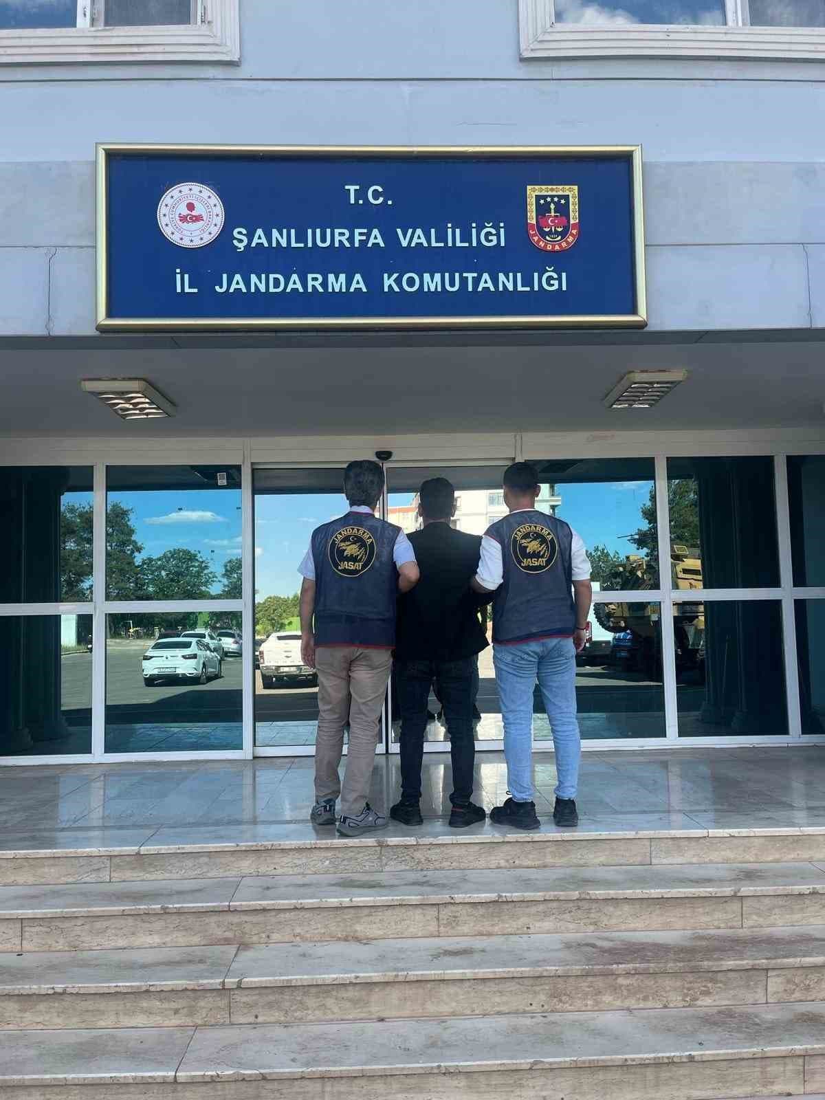 Hırsızlık Suçundan Aranan Şahıs Jandarma Tarafından Yakalandı