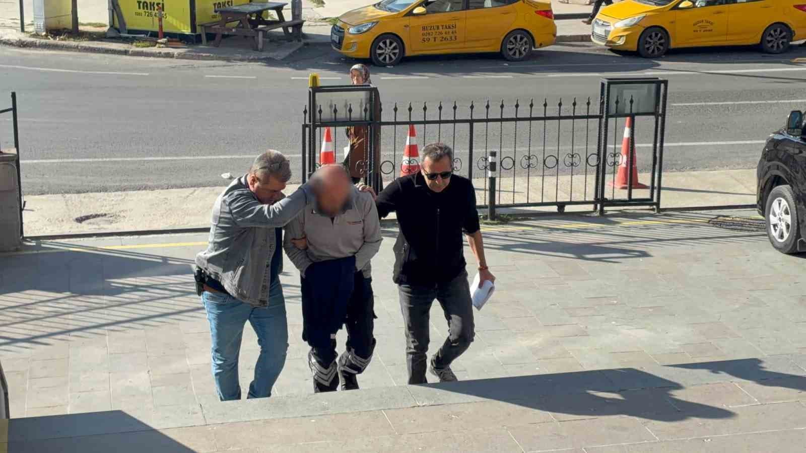 Borçlar Nedeniyle Kuyumcuyu Soymaya Çalışan Özel Güvenlik Görevlisi Yakalandı