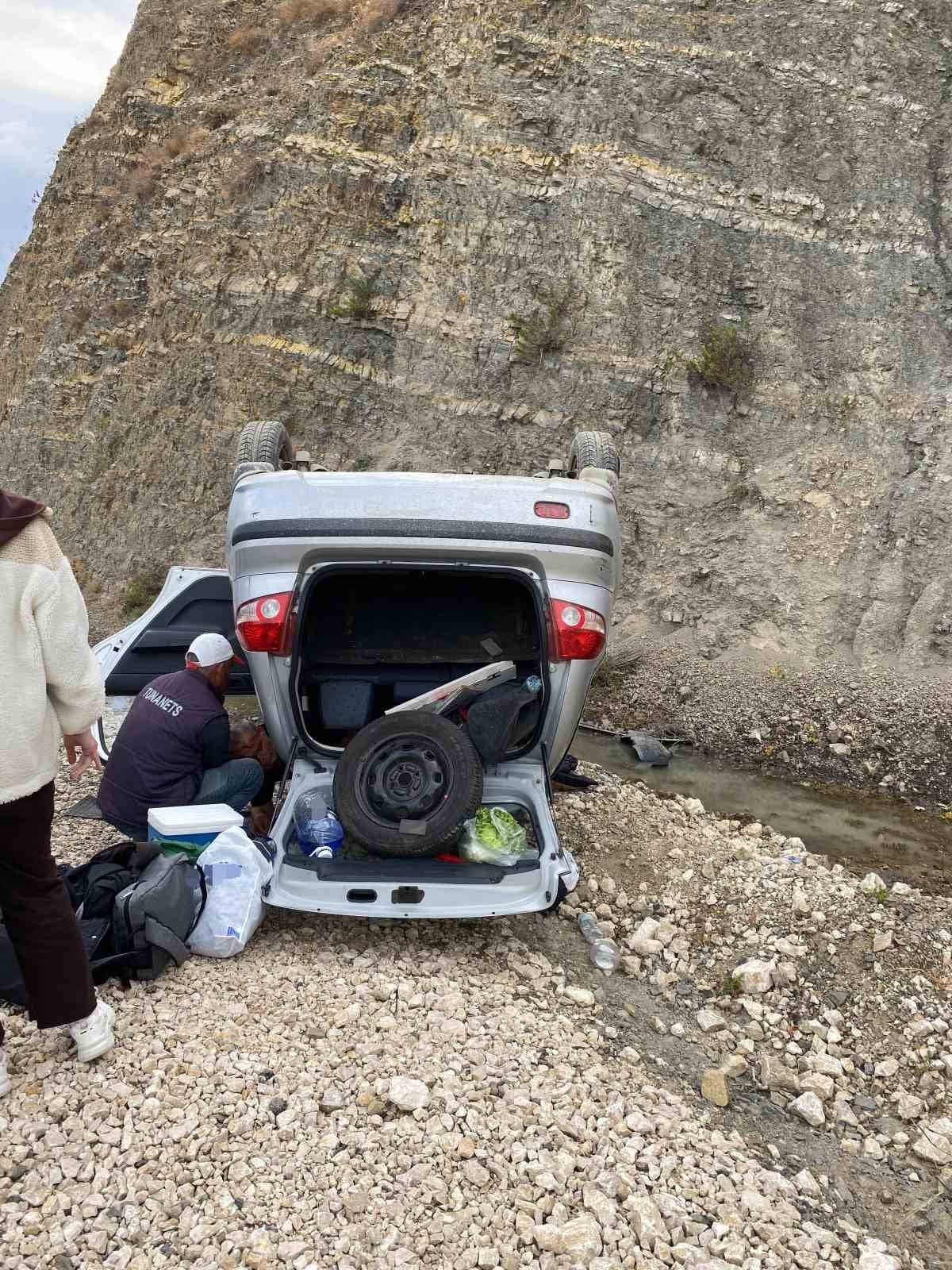 Tekirdağ'da Kontrolden Çıkan Otomobil Takla Attı: İki Kişi Yaralandı