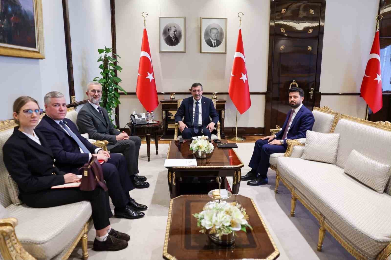 Cumhurbaşkanı Yardımcısı Yılmaz, Ukrayna Büyükelçisi Celal ile Görüşme Yaptı