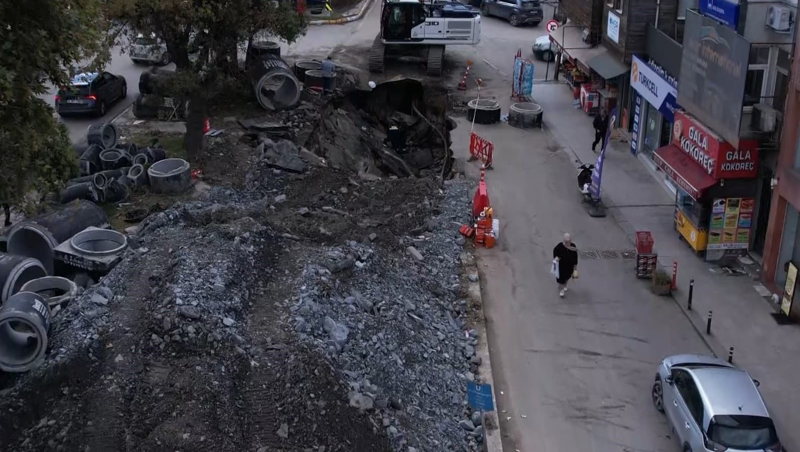 Eyüpsultan Bulvarı Altyapı Çalışmaları Sırasında Kısmi Çökme Yaşandı