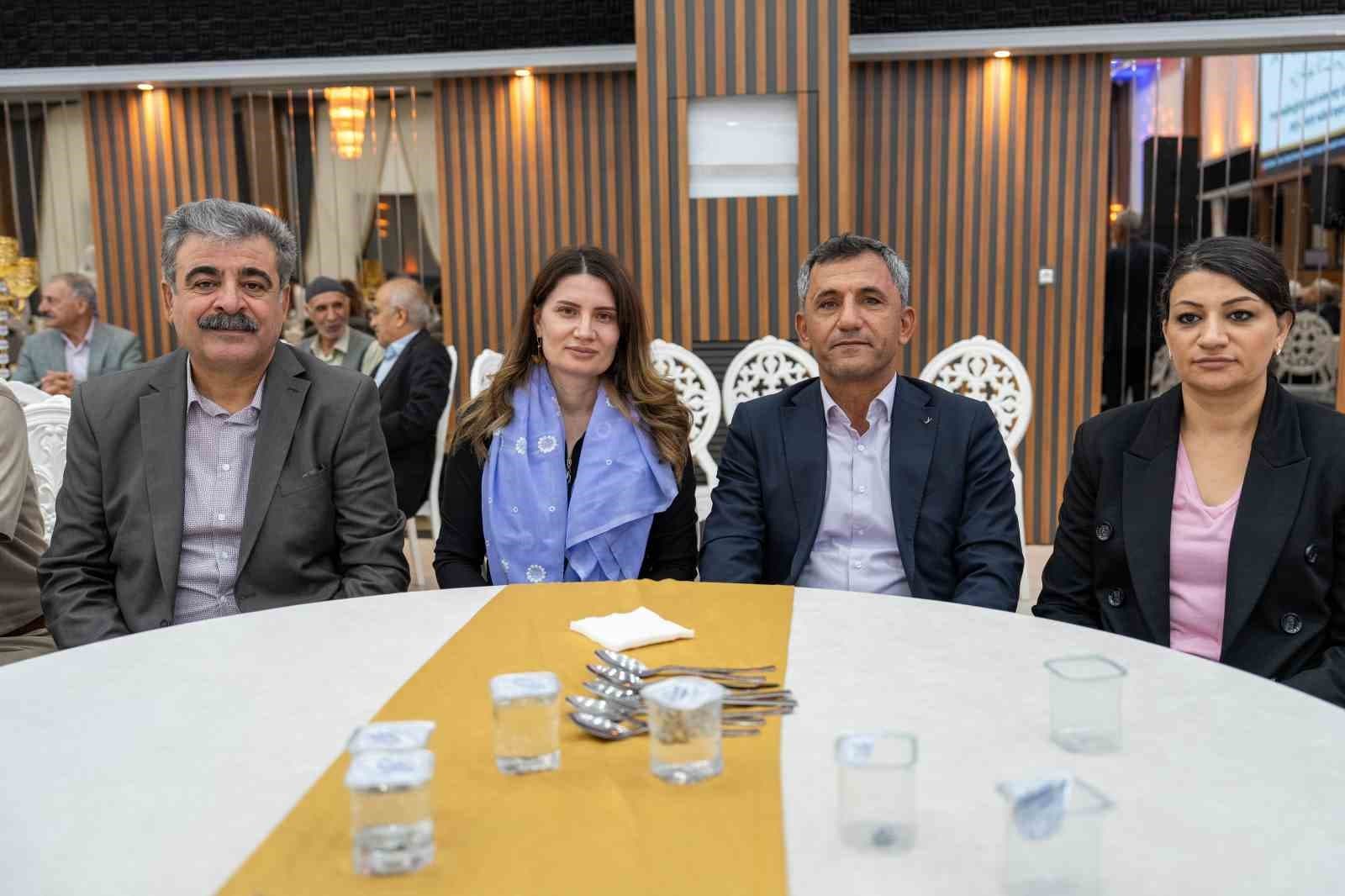 Eşbaşkan Ay, Aileler Arası Barış Toplantısına Katıldı