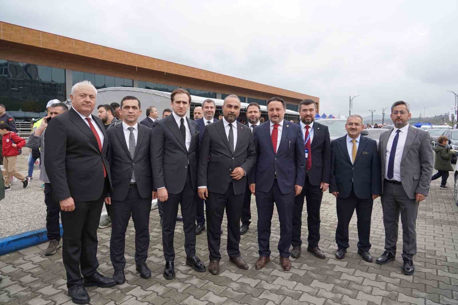 İstanbul Milletvekili Karayel, BARÜ’de Bilimfest etkinlik alanını gezdi