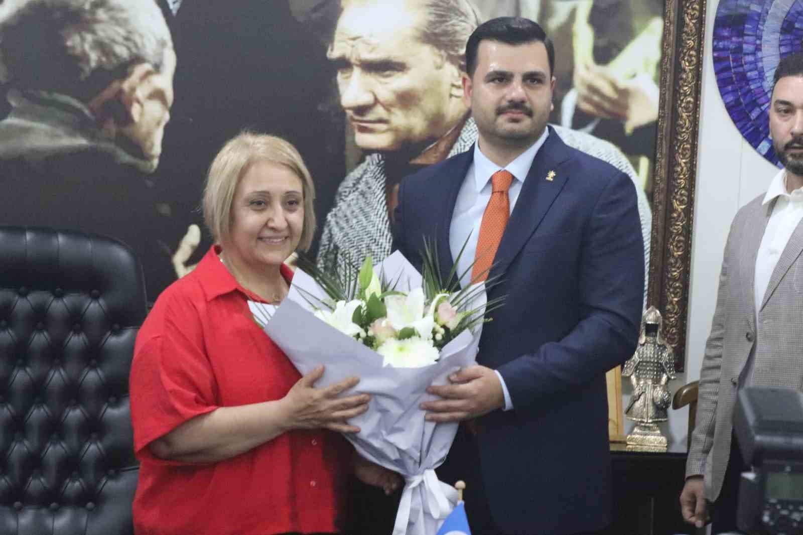 AK Parti Genel Sekreteri İnan: İlkay Çiçek'in Partiye Katılma Çabası Reddedildi
