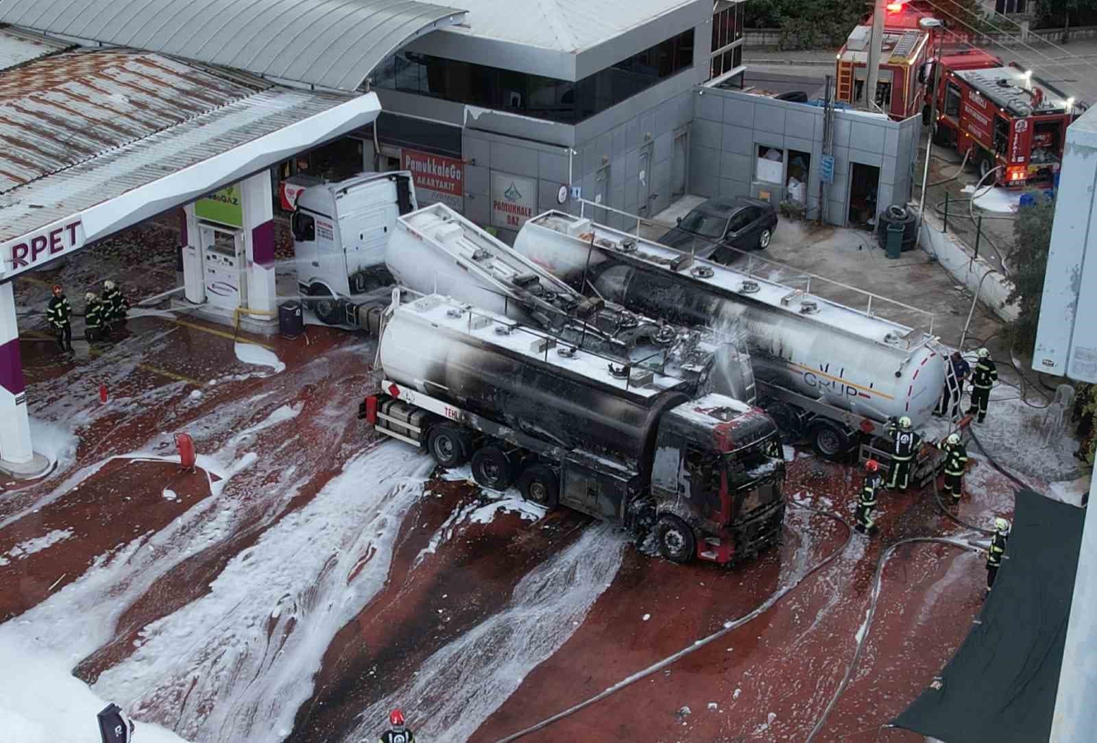 Denizli'de Akaryakıt İstasyonu Yangını Kontrol Altına Alındı