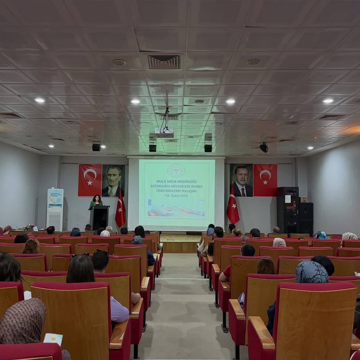 Muş'ta Rehber Öğretmenlere Bağımlılıkla Mücadele Eğitimi Düzenlendi