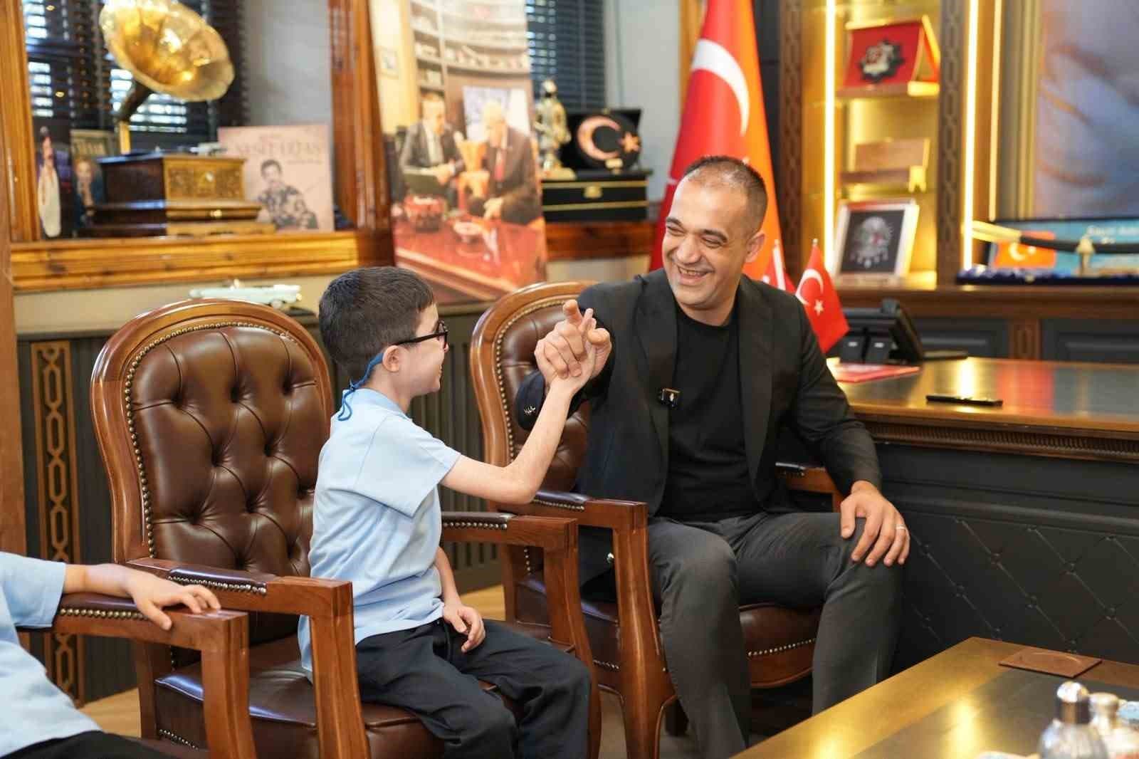 Erzurum'da DMD Hastası Ahmet Sami Yıldırım İçin Başlatılan Kampanya Başarıyla Sonuçlandı
