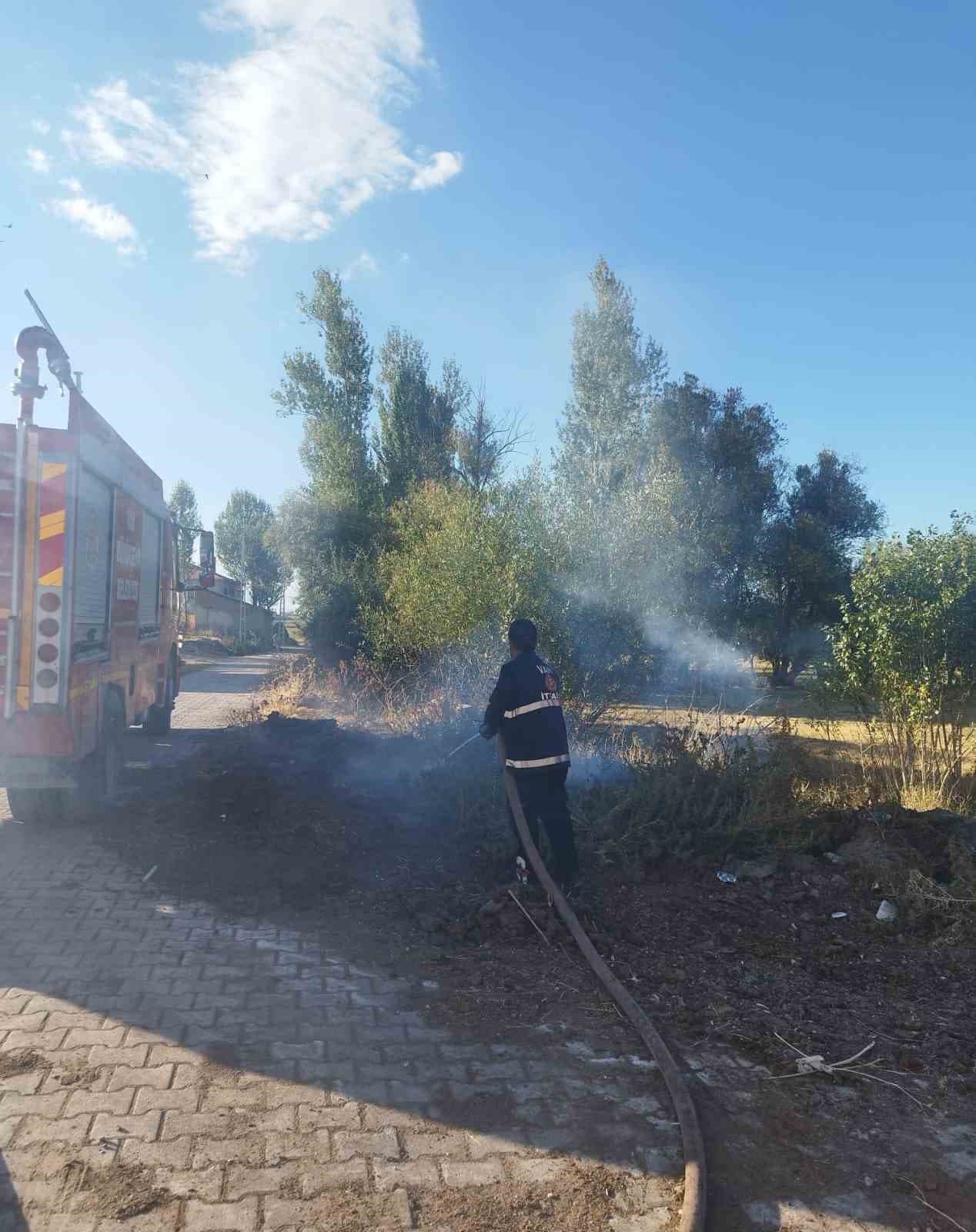 Van'da Örtü Yangını Kontrol Altına Alındı