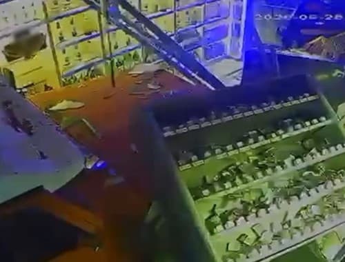 Veresiye Talebi Reddedildi: Kamyonla Tekel Bayisine Giriş