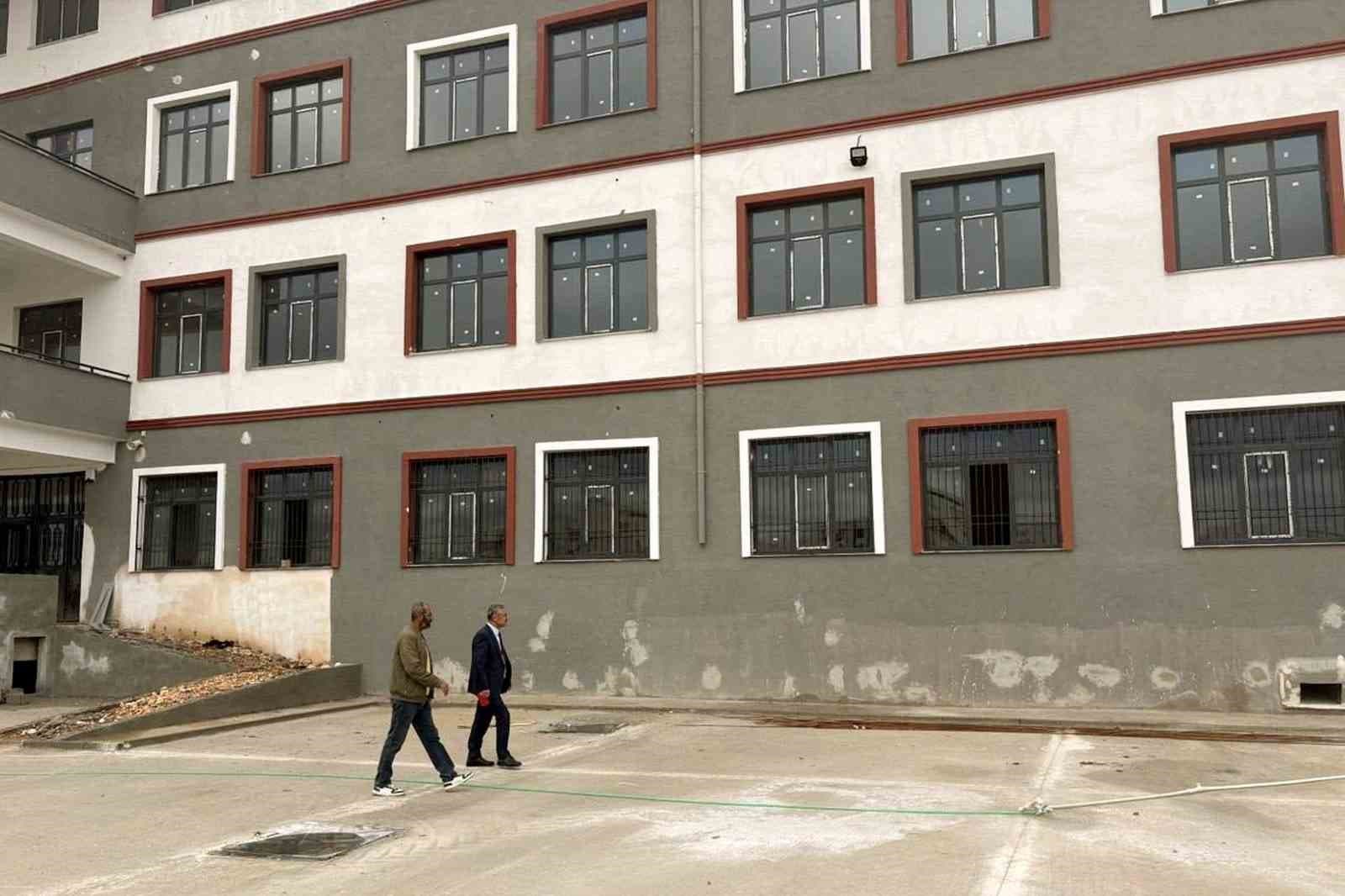 Araban TOKİ Projesi: 32 Derslikli Okul İnşaatında Son Aşama